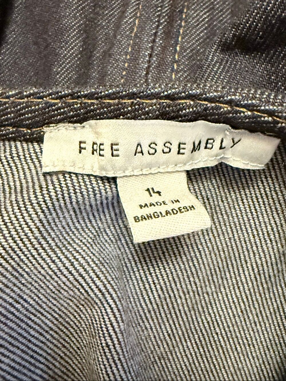 Free Assembly Women’s Crew Neck Denim Dress Jumper Sz. 14 Gold Buttons - Picture 6 of 9